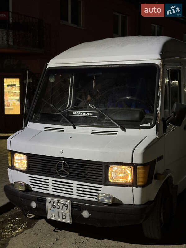 Вантажний фургон Mercedes-Benz Sprinter 1995 в Верхньому Вербіжі