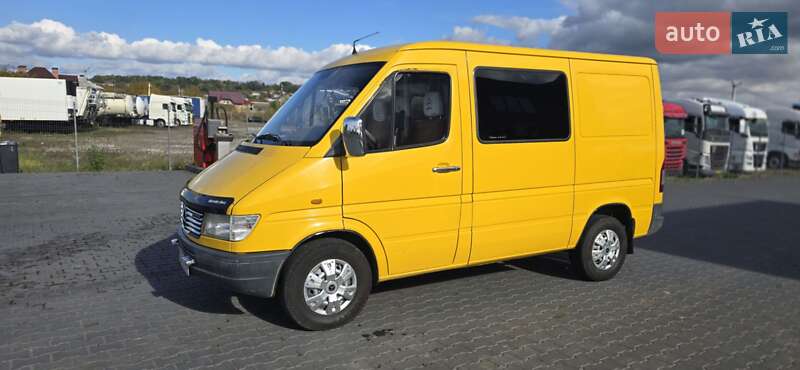 Вантажопасажирський фургон Mercedes-Benz Sprinter 1998 в Чернівцях