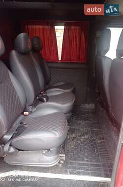 Микроавтобус Mercedes-Benz Sprinter 2001 в  фото 15 Микроавтобус Mercedes-Benz Sprinter 2001 в