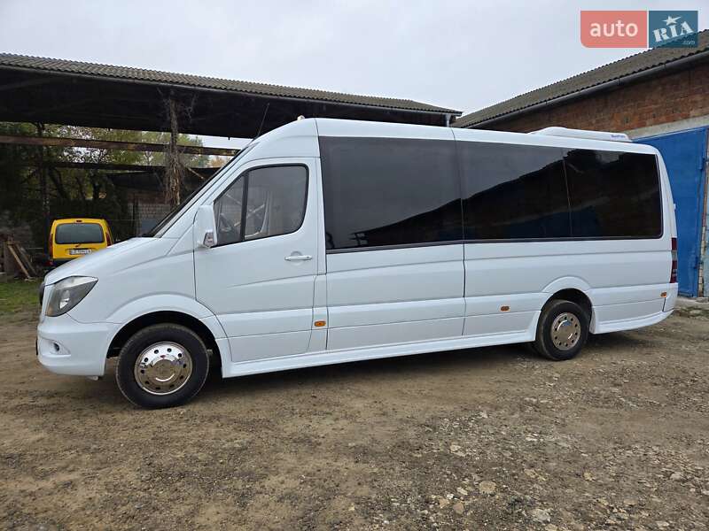 Туристичний / Міжміський автобус Mercedes-Benz Sprinter 2015 в Чернівцях