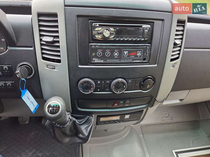 Туристичний / Міжміський автобус Mercedes-Benz Sprinter 2015 в Чернівцях