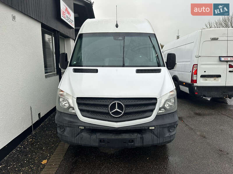 Вантажний фургон Mercedes-Benz Sprinter 2015 в  фото Вантажний фургон Mercedes-Benz Sprinter 2015 в