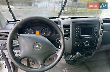 Вантажний фургон Mercedes-Benz Sprinter 2015 в  фото 12 Вантажний фургон Mercedes-Benz Sprinter 2015 в