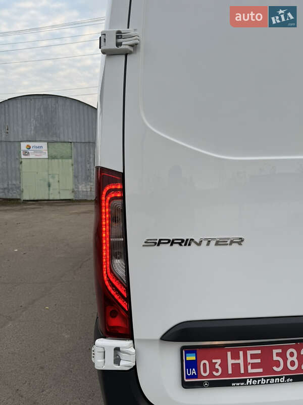 Вантажний фургон Mercedes-Benz Sprinter 2019 в Рівному