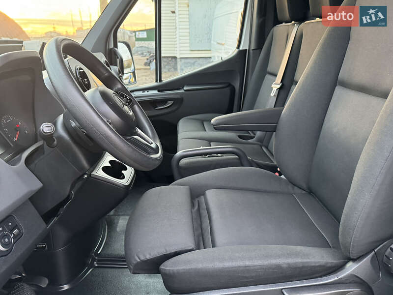 Вантажний фургон Mercedes-Benz Sprinter 2019 в Рівному