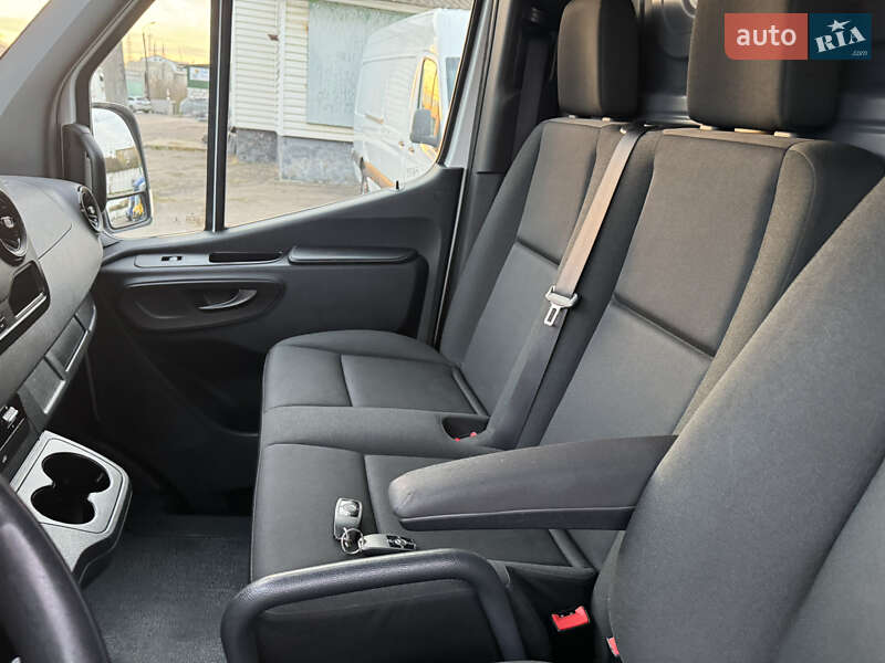 Вантажний фургон Mercedes-Benz Sprinter 2019 в Рівному