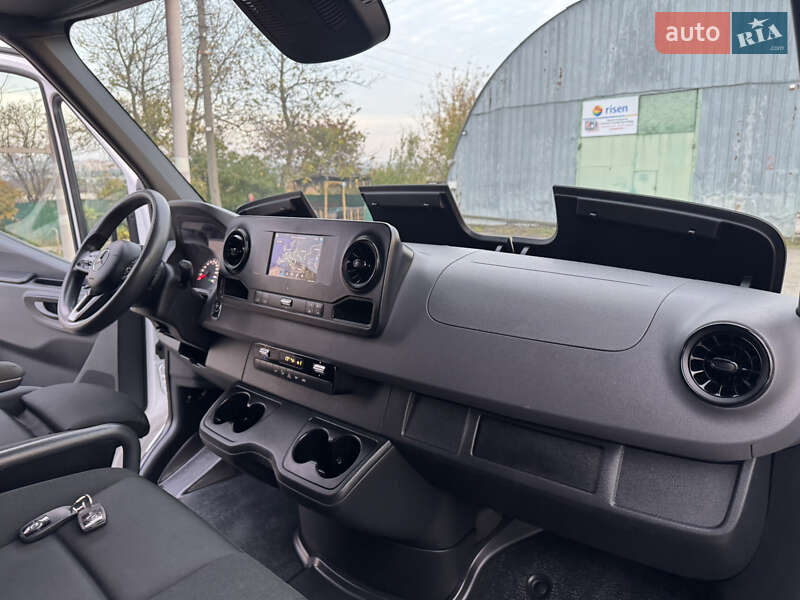 Вантажний фургон Mercedes-Benz Sprinter 2019 в Рівному