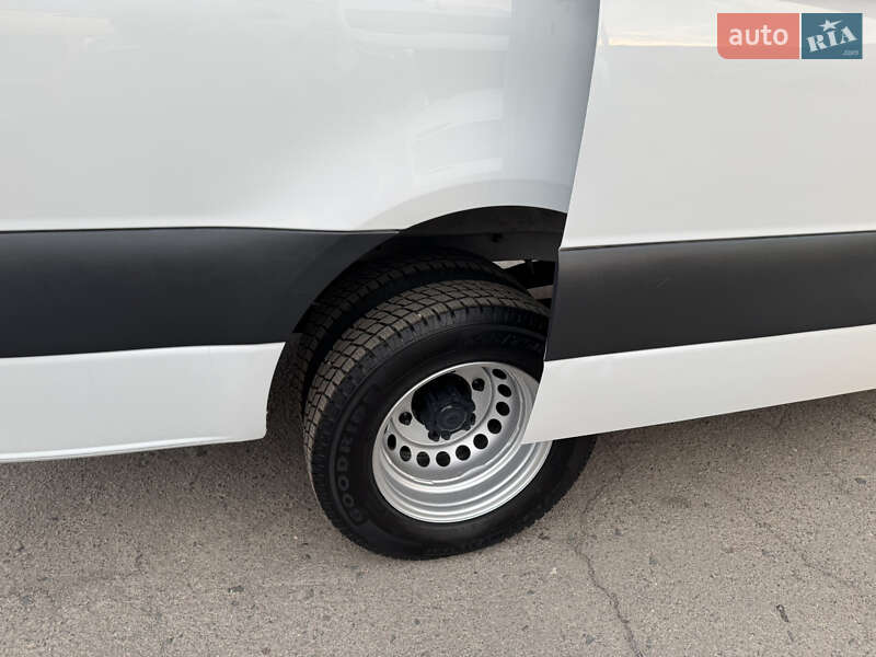 Вантажний фургон Mercedes-Benz Sprinter 2019 в Рівному
