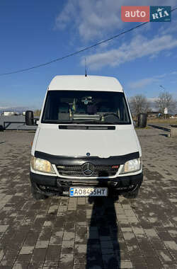 Вантажний фургон Mercedes-Benz Sprinter 2004 в  фото 3 Вантажний фургон Mercedes-Benz Sprinter 2004 в