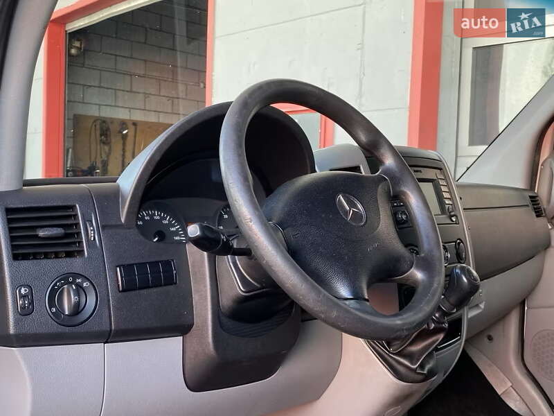 Грузовой фургон Mercedes-Benz Sprinter 2017 в Киеве фото 6 Грузовой фургон Mercedes-Benz Sprinter 2017 в Киеве