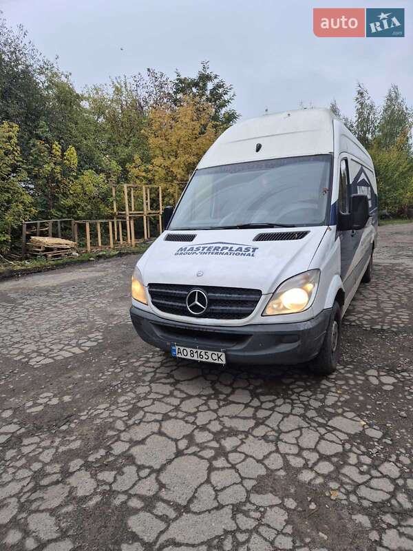 Вантажний фургон Mercedes-Benz Sprinter 2012 в Рівному