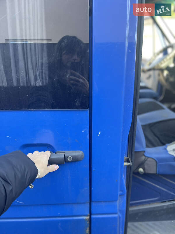 Грузопассажирский фургон Mercedes-Benz Sprinter 2005 в Киеве