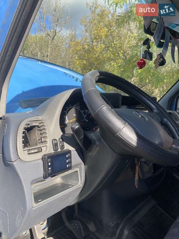 Грузопассажирский фургон Mercedes-Benz Sprinter 2004 в Могилев-Подольске