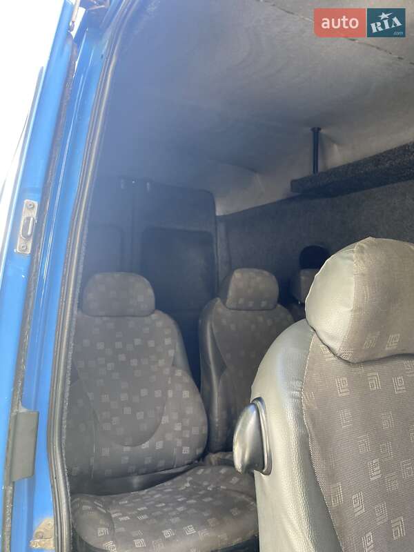 Грузопассажирский фургон Mercedes-Benz Sprinter 2004 в Могилев-Подольске