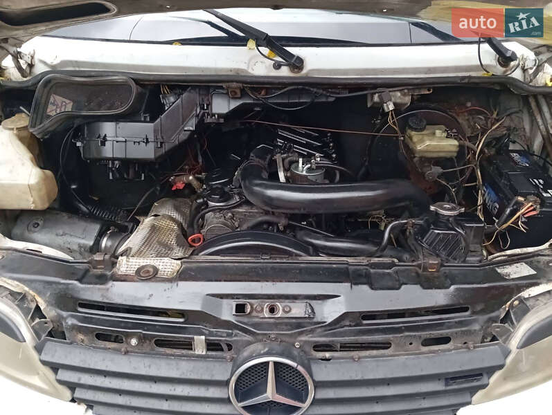 Пригородный автобус Mercedes-Benz Sprinter 2002 в Киеве