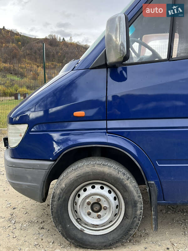 Грузовой фургон Mercedes-Benz Sprinter 1997 в Кутах