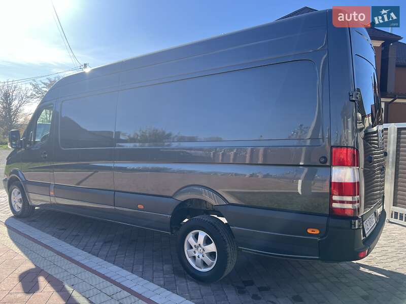 Вантажний фургон Mercedes-Benz Sprinter 2012 в Чернівцях