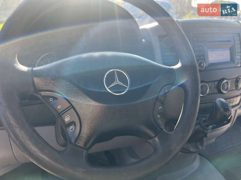 Вантажний фургон Mercedes-Benz Sprinter 2012 в Чернівцях