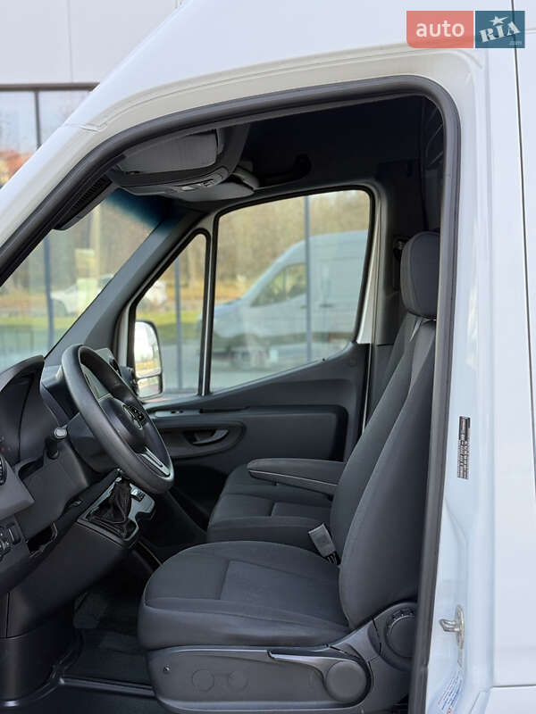 Вантажний фургон Mercedes-Benz Sprinter 2020 в Рівному фото 20 Вантажний фургон Mercedes-Benz Sprinter 2020 в Рівному