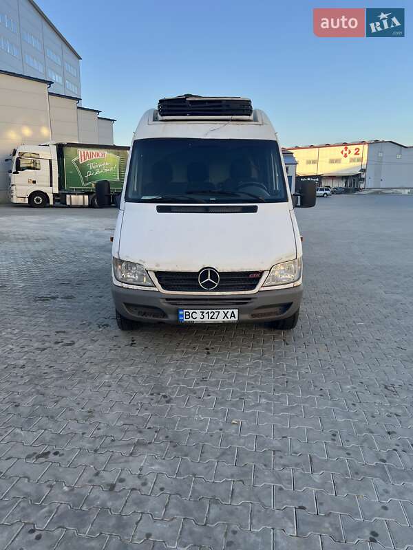 Грузовой фургон Mercedes-Benz Sprinter 2005 в Львове
