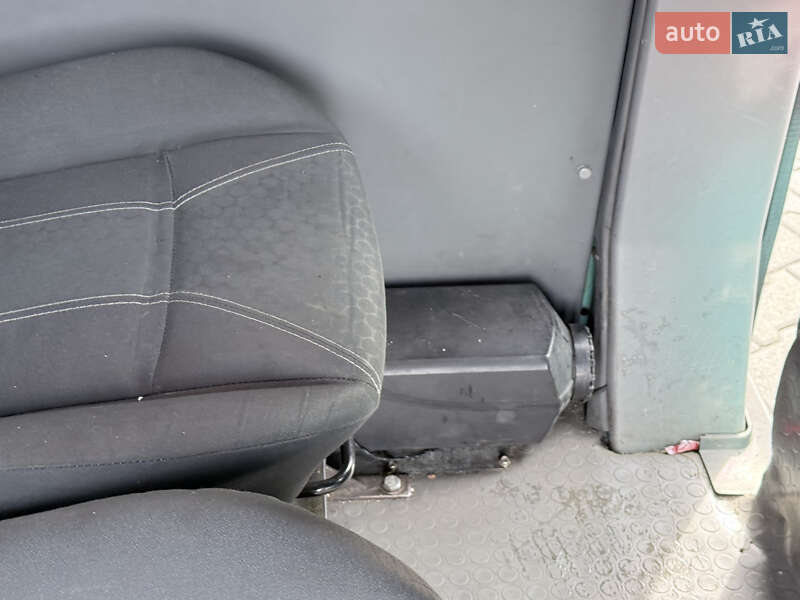 Грузопассажирский фургон Mercedes-Benz Sprinter 2003 в Хмельницком фото 32 Грузопассажирский фургон Mercedes-Benz Sprinter 2003 в Хмельницком