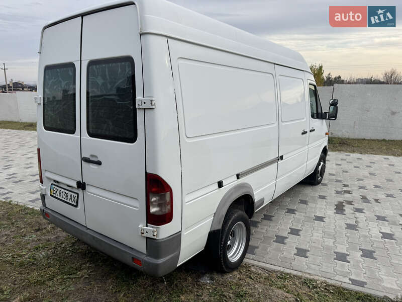 Вантажний фургон Mercedes-Benz Sprinter 2005 в Рівному