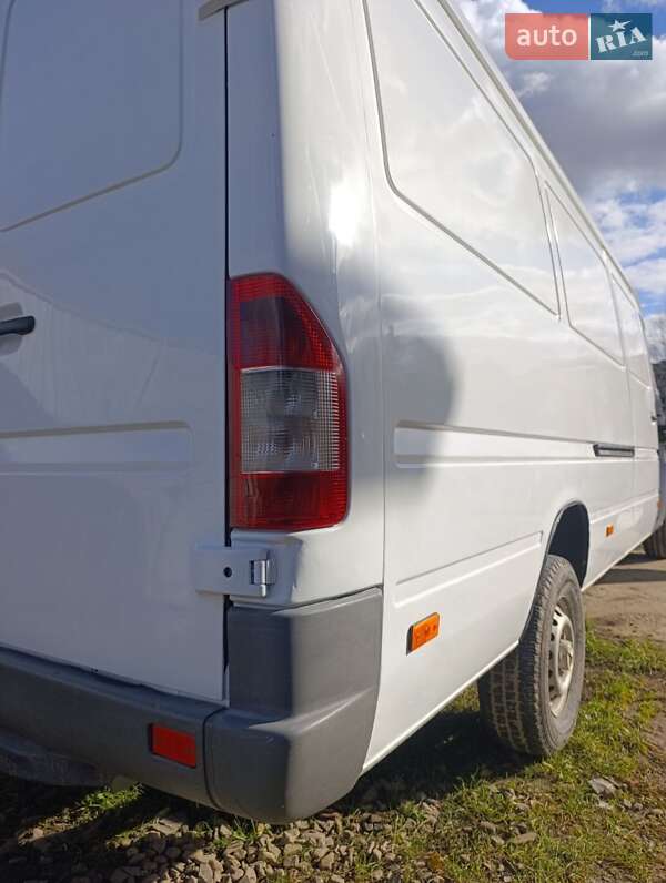 Вантажний фургон Mercedes-Benz Sprinter 2005 в Львові