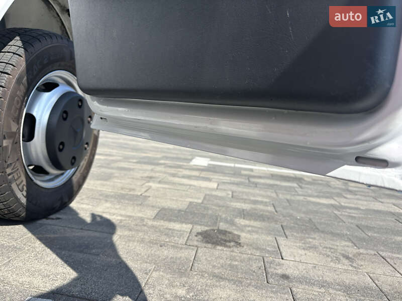 Вантажний фургон Mercedes-Benz Sprinter 2005 в Луцьку