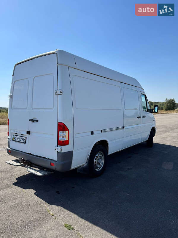 Грузовой фургон Mercedes-Benz Sprinter 2004 в Луцке фото 4 Грузовой фургон Mercedes-Benz Sprinter 2004 в Луцке