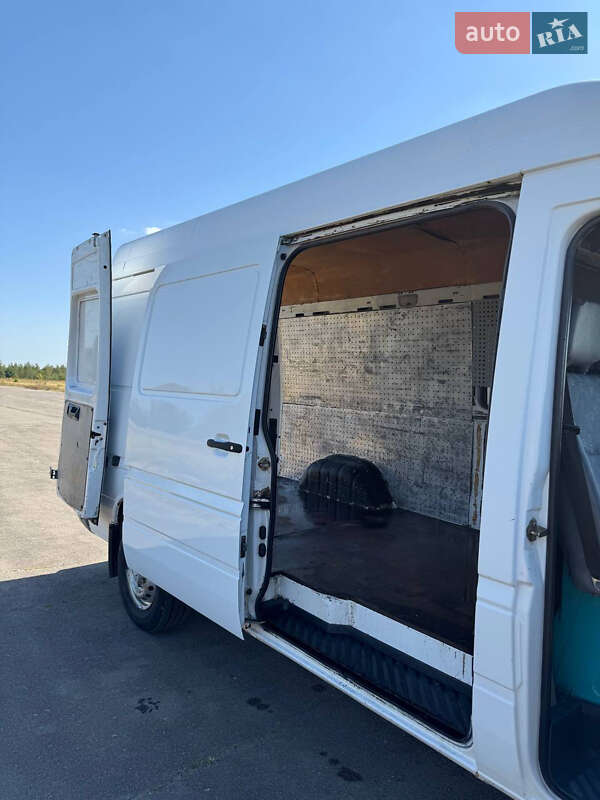 Грузовой фургон Mercedes-Benz Sprinter 2004 в Луцке фото 12 Грузовой фургон Mercedes-Benz Sprinter 2004 в Луцке