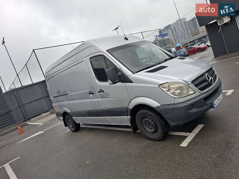Вантажний фургон Mercedes-Benz Sprinter 2006 в Києві
