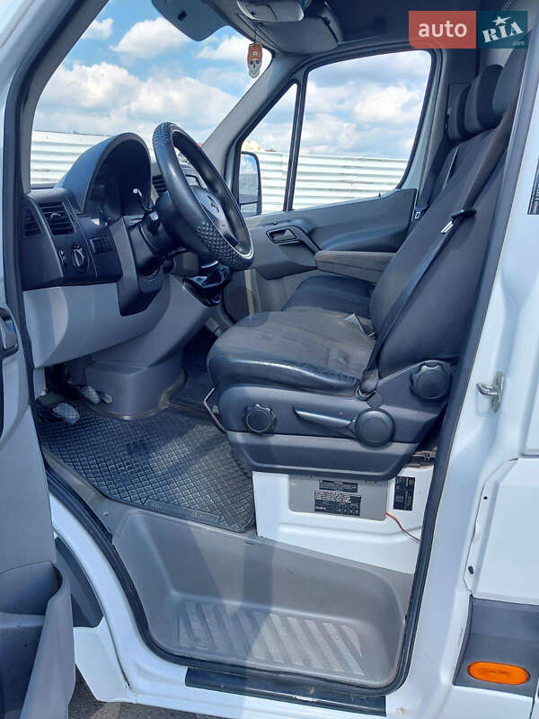 Грузовой фургон Mercedes-Benz Sprinter 2013 в Львове