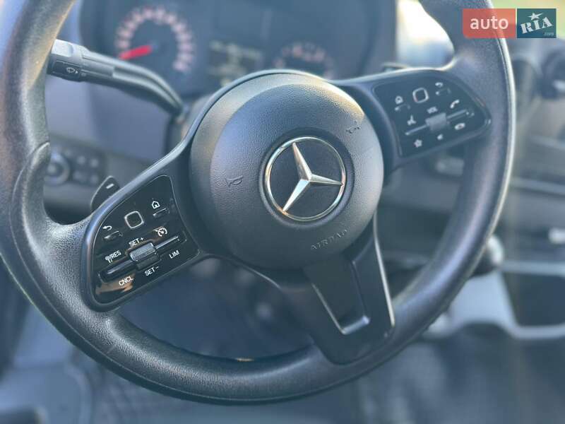 Вантажопасажирський фургон Mercedes-Benz Sprinter 2019 в Чернівцях