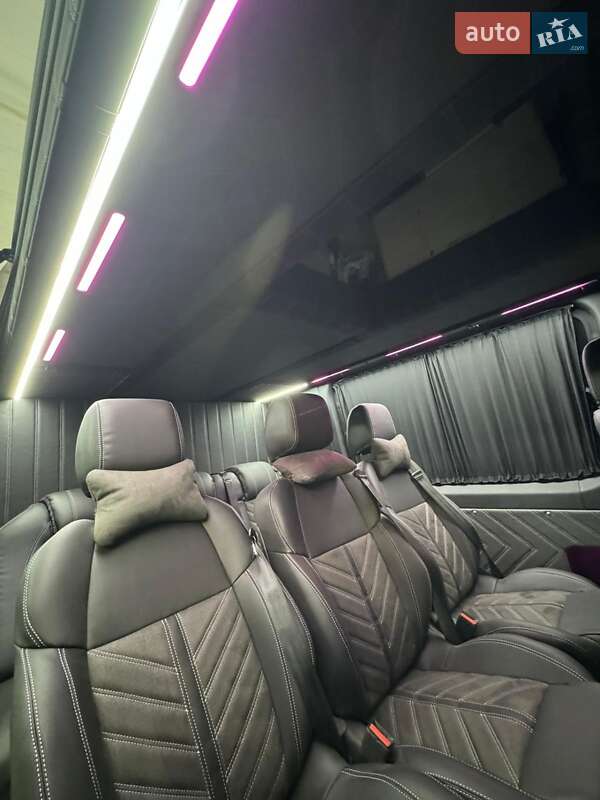 Вантажопасажирський фургон Mercedes-Benz Sprinter 2019 в Чернівцях