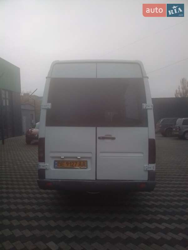 Микроавтобус Mercedes-Benz Sprinter 2003 в Николаеве фото 4 Микроавтобус Mercedes-Benz Sprinter 2003 в Николаеве