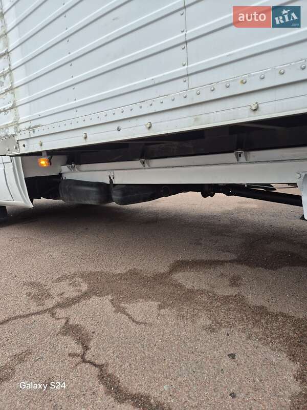 Вантажний фургон Mercedes-Benz Sprinter 2000 в Житомирі