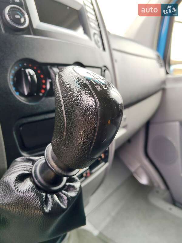 Вантажний фургон Mercedes-Benz Sprinter 2011 в Рівному