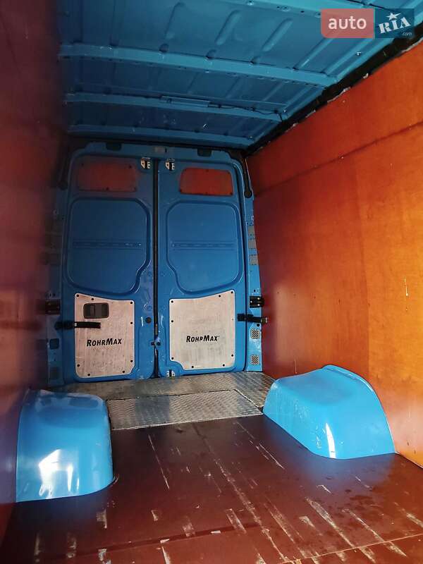 Вантажний фургон Mercedes-Benz Sprinter 2011 в Рівному