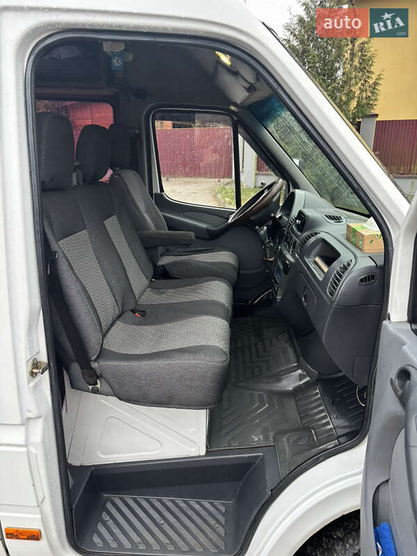 Грузовой фургон Mercedes-Benz Sprinter 2000 в Новояворовске фото 13 Грузовой фургон Mercedes-Benz Sprinter 2000 в Новояворовске