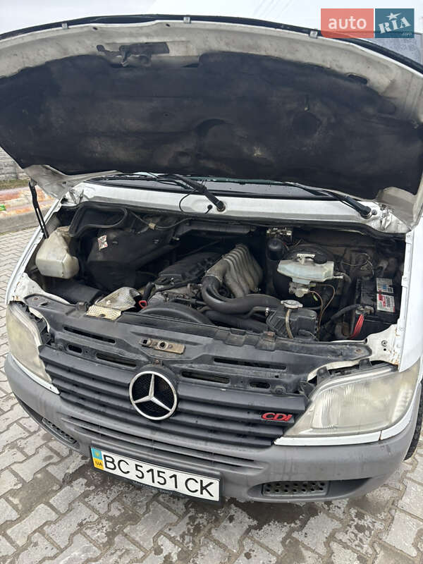 Грузовой фургон Mercedes-Benz Sprinter 2000 в Новояворовске фото 28 Грузовой фургон Mercedes-Benz Sprinter 2000 в Новояворовске