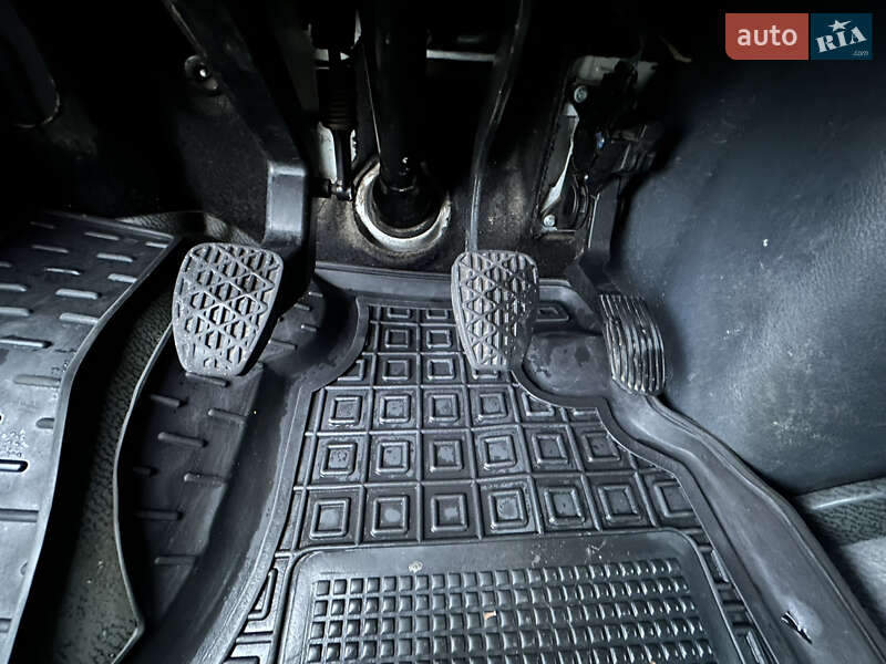 Вантажний фургон Mercedes-Benz Sprinter 2006 в Дніпрі фото 5 Вантажний фургон Mercedes-Benz Sprinter 2006 в Дніпрі