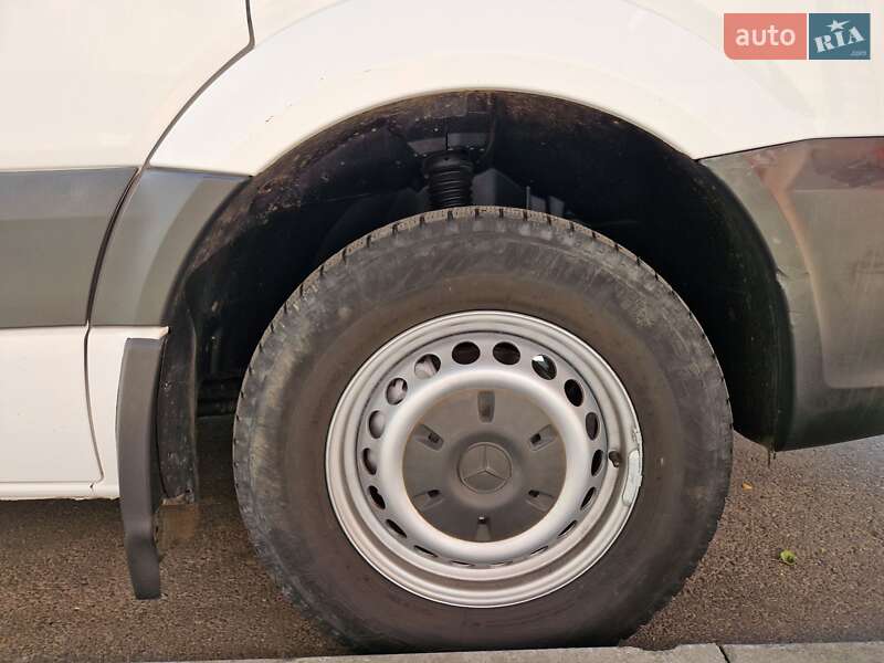 Вантажний фургон Mercedes-Benz Sprinter 2015 в Тернополі фото 10 Вантажний фургон Mercedes-Benz Sprinter 2015 в Тернополі