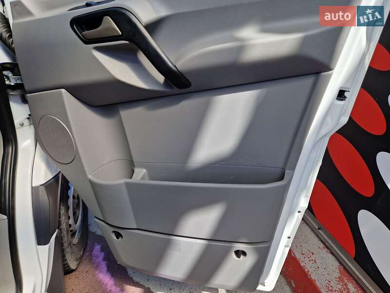 Вантажний фургон Mercedes-Benz Sprinter 2015 в Тернополі фото 19 Вантажний фургон Mercedes-Benz Sprinter 2015 в Тернополі