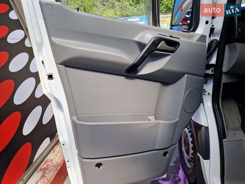 Вантажний фургон Mercedes-Benz Sprinter 2015 в Тернополі фото 22 Вантажний фургон Mercedes-Benz Sprinter 2015 в Тернополі