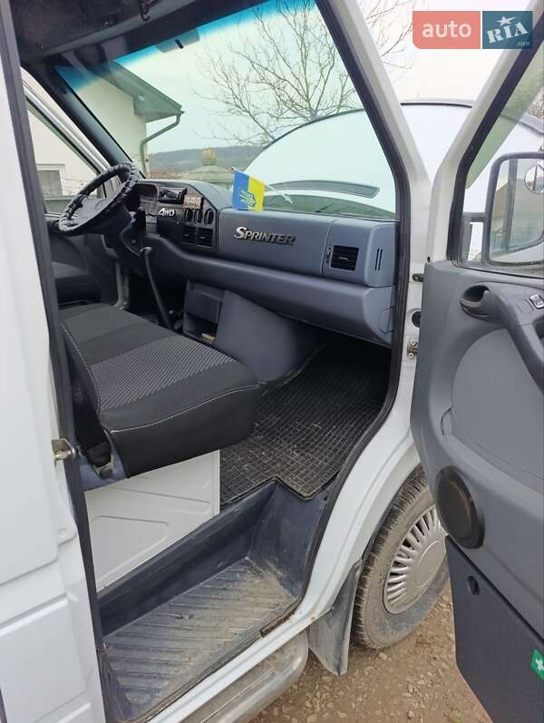 Вантажний фургон Mercedes-Benz Sprinter 1999 в Тлумачі фото 9 Вантажний фургон Mercedes-Benz Sprinter 1999 в Тлумачі