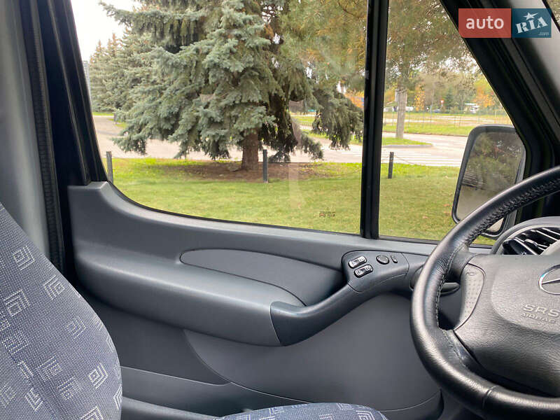 Вантажний фургон Mercedes-Benz Sprinter 2005 в Івано-Франківську