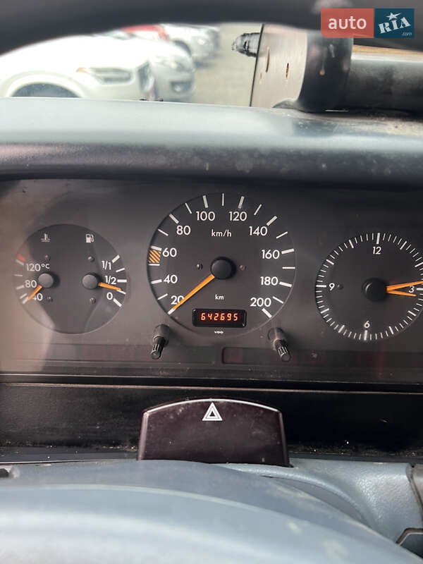 Грузовой фургон Mercedes-Benz Sprinter 1999 в Львове