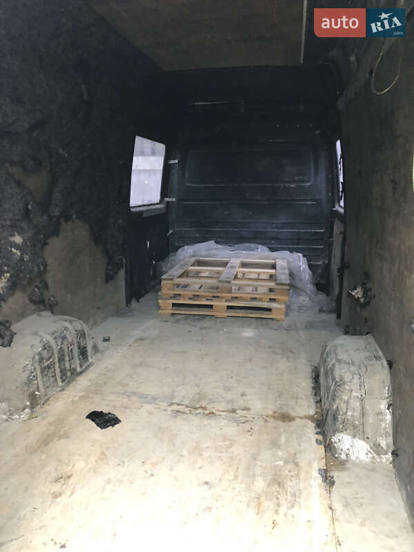 Грузовой фургон Mercedes-Benz Sprinter 1999 в Львове