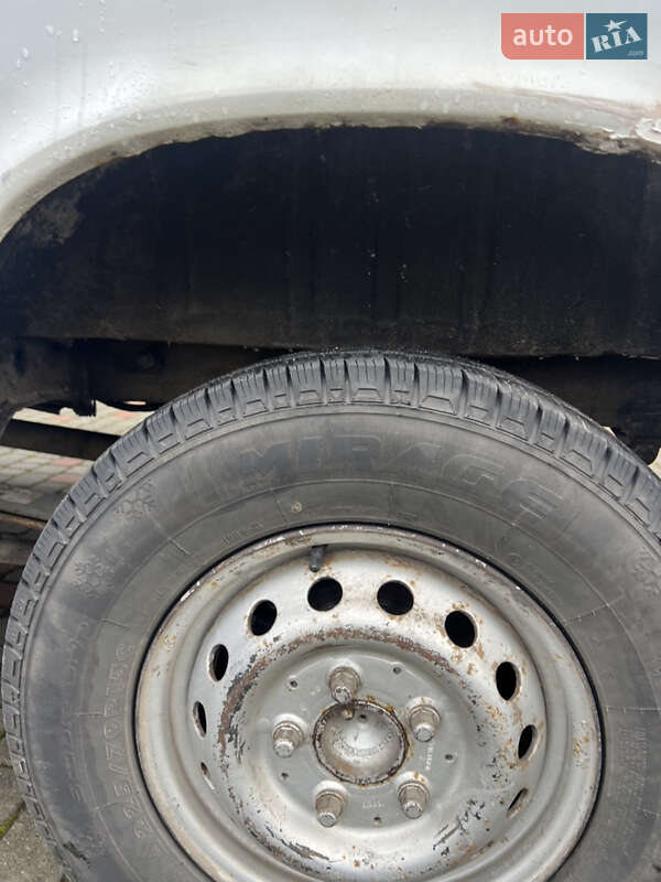 Грузовой фургон Mercedes-Benz Sprinter 1999 в Львове