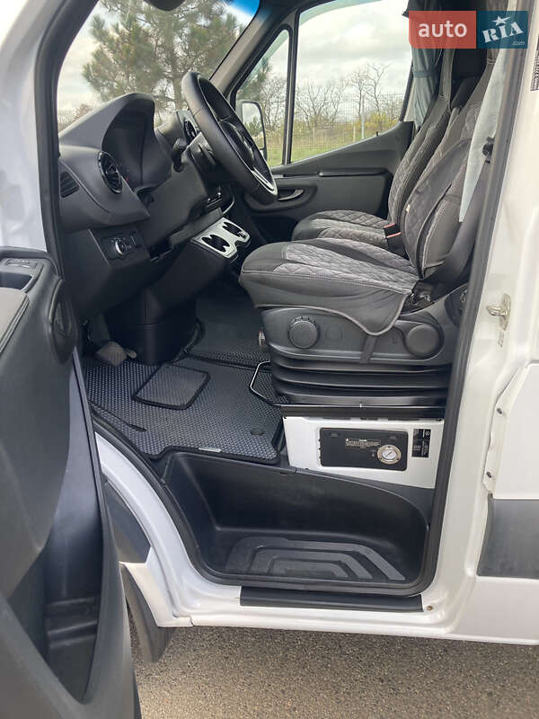 Тентований Mercedes-Benz Sprinter 2019 в Одесі фото 15 Тентований Mercedes-Benz Sprinter 2019 в Одесі